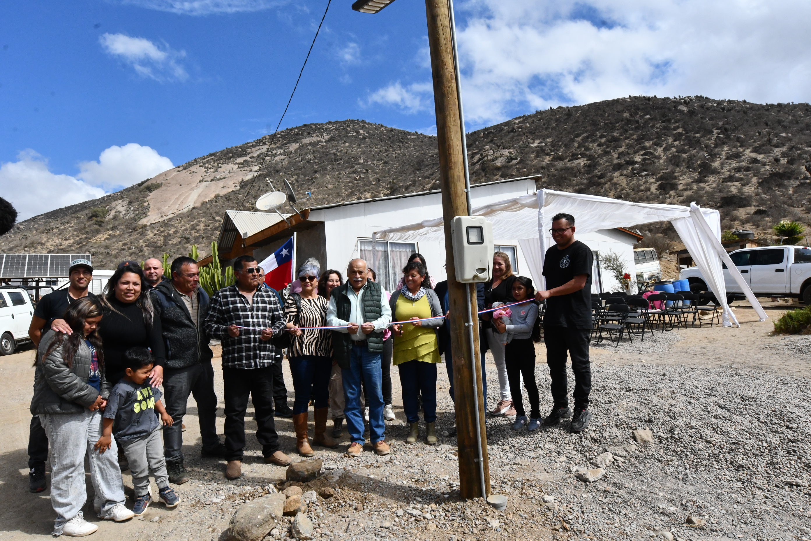 Vecinos de La Estrella concretaron anhelado proyecto de electrificación
