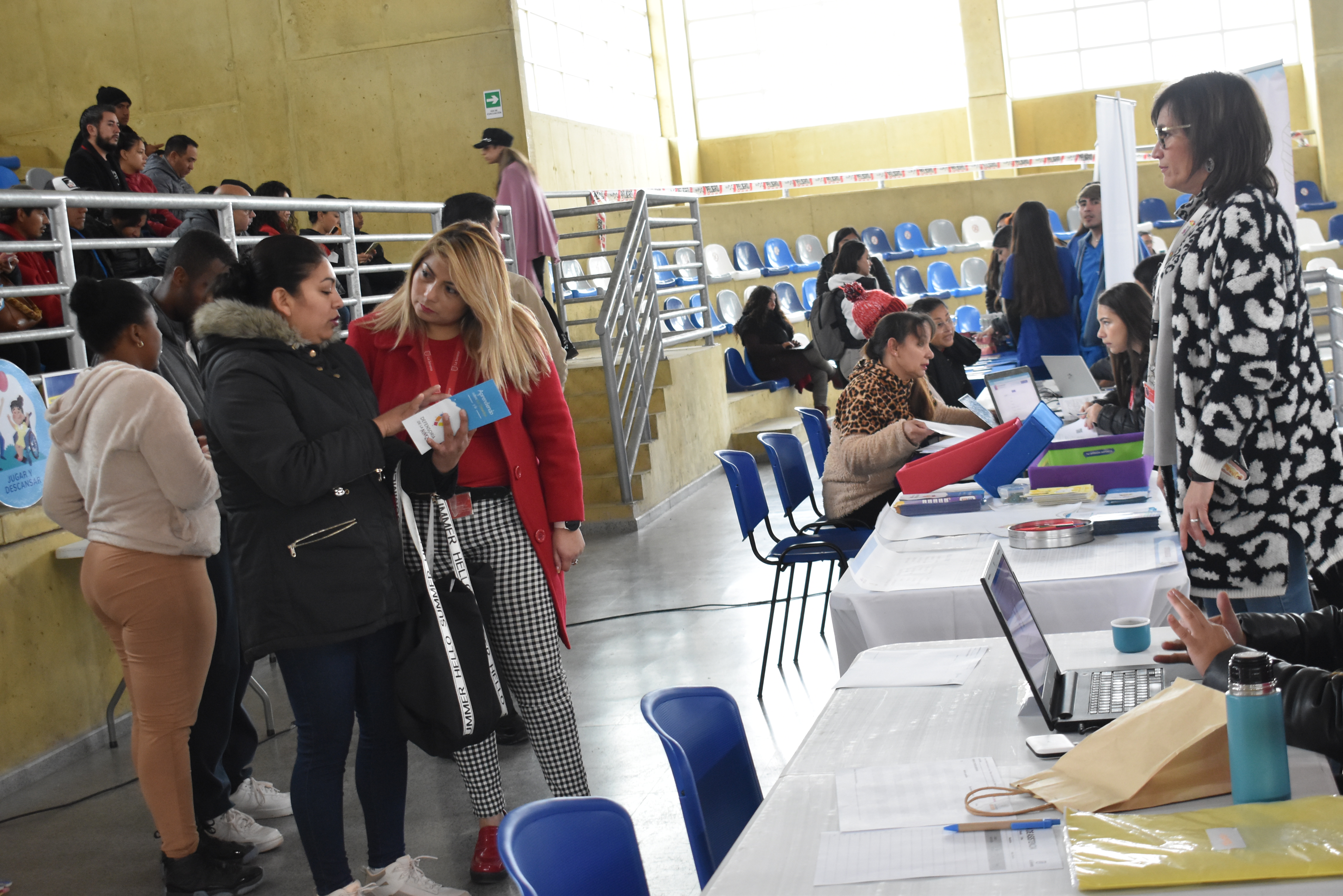 En operativo realizado entre municipio y SERMIG  migrantes acceden a información clave de sus procesos